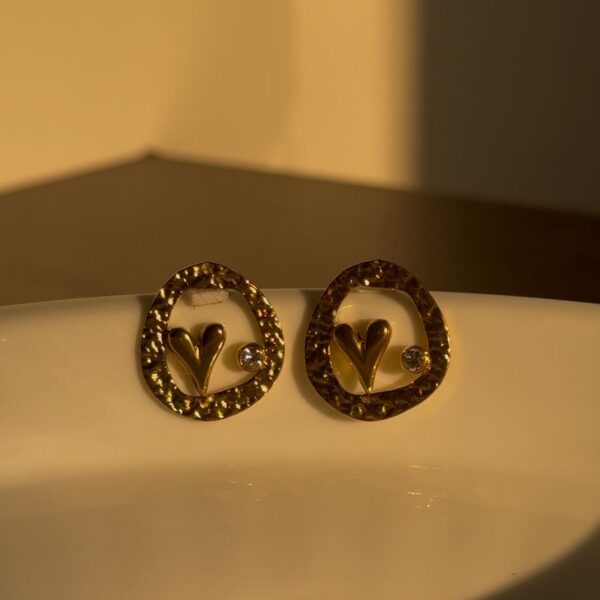 Heart Stone Circle Earrings 💖
