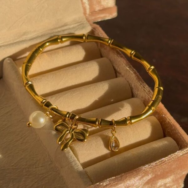 Adjustable Bow Charm Bracelet 🎀