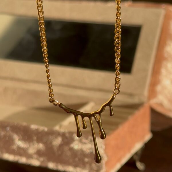 Golden Drip Necklace ✨💛